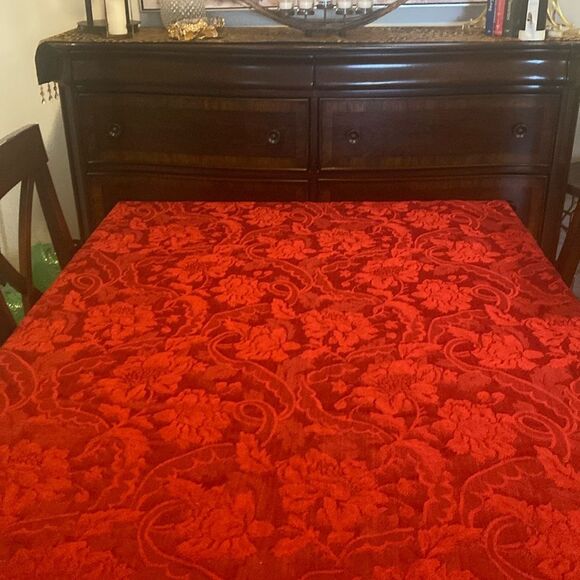 Table Linen Elegant Tapestry Print Rich Red 56” x100” - Picture 2 of 8